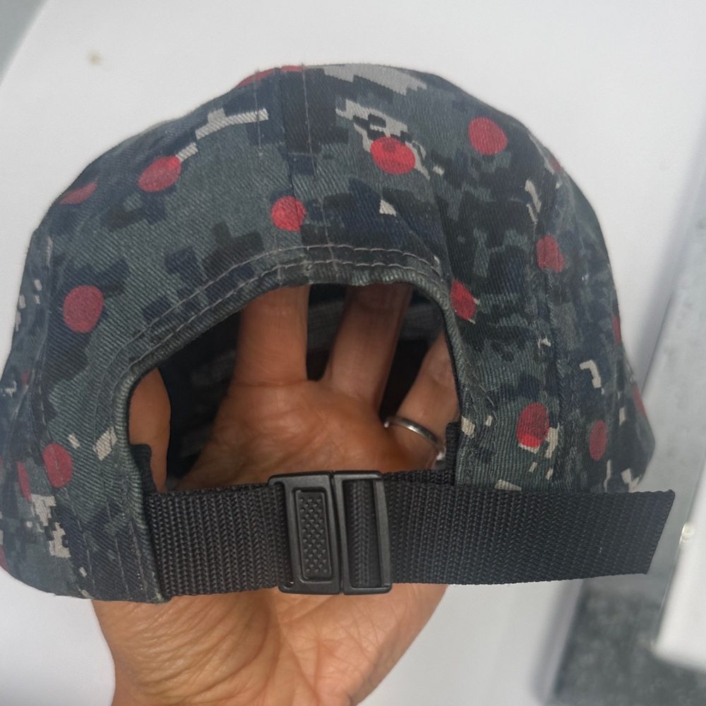 Supreme Hat - - Picture 4 of 5